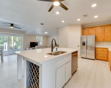 8123 Shelley Trail - Photo Thumbnail 2