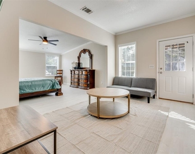8123 Shelley Trail - Photo Thumbnail 9