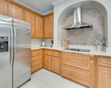 8123 Shelley Trail - Photo Thumbnail 3