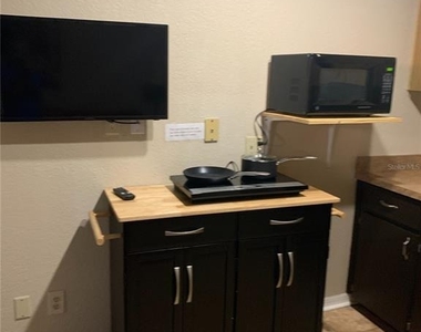 2777 N Poinciana Boulevard - Photo Thumbnail 6