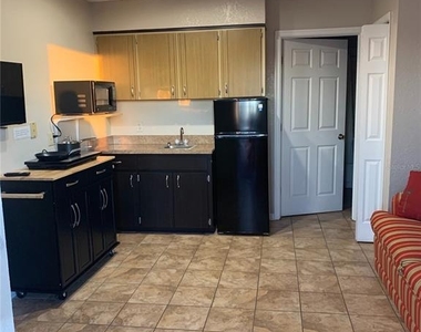 2777 N Poinciana Boulevard - Photo Thumbnail 9