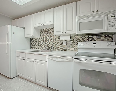 4073 E Michigan Street - Photo Thumbnail 2