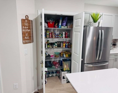3840 King Hill Drive - Photo Thumbnail 5