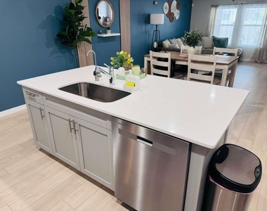 3840 King Hill Drive - Photo Thumbnail 4