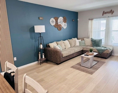 3840 King Hill Drive - Photo Thumbnail 9