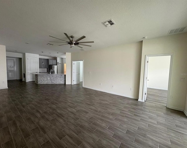 2710 Slash Way - Photo Thumbnail 3
