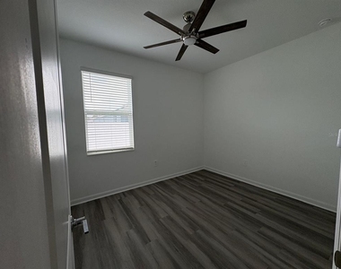 2710 Slash Way - Photo Thumbnail 11