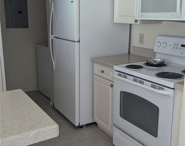 1222 Bermuda Lakes Lane - Photo Thumbnail 9