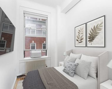 135 William Street - Photo Thumbnail 3