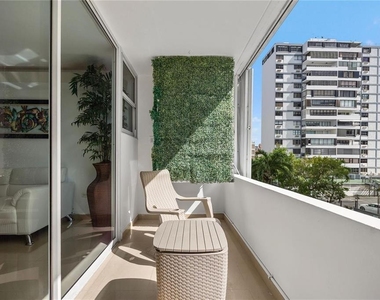 14 Calle Marseilles - Photo Thumbnail 15