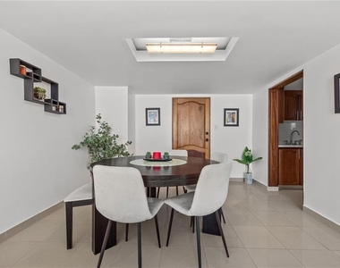 14 Calle Marseilles - Photo Thumbnail 2