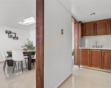 14 Calle Marseilles - Photo Thumbnail 3