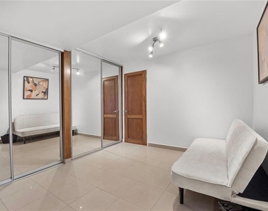 14 Calle Marseilles - Photo Thumbnail 10