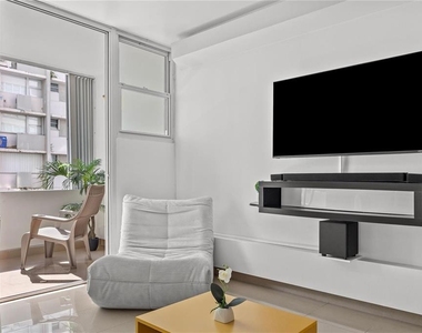 14 Calle Marseilles - Photo Thumbnail 9