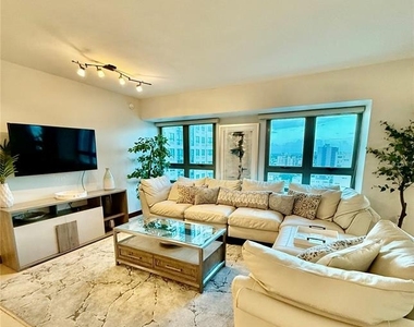 103 De Diego Avenue - Photo Thumbnail 2