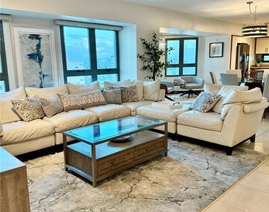 103 De Diego Avenue - Photo Thumbnail 3