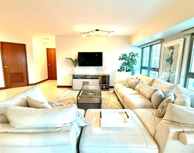 103 De Diego Avenue - Photo Thumbnail 7