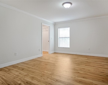 1207 Coda Court - Photo Thumbnail 15