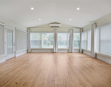 1207 Coda Court - Photo Thumbnail 11