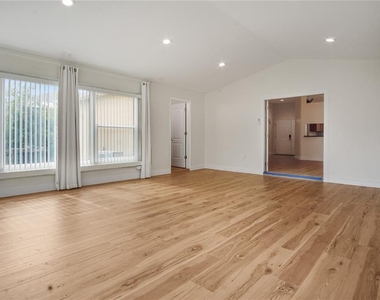 1207 Coda Court - Photo Thumbnail 13