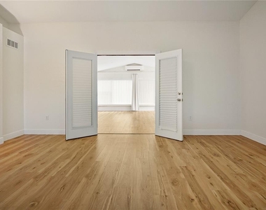 1207 Coda Court - Photo Thumbnail 9