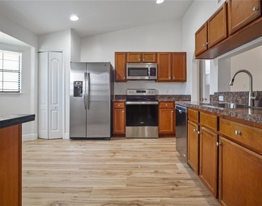 1207 Coda Court - Photo Thumbnail 5