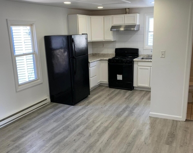 404 Railroad Avenue - Photo Thumbnail 3