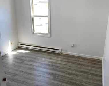 404 Railroad Avenue - Photo Thumbnail 5