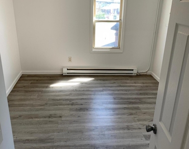 404 Railroad Avenue - Photo Thumbnail 7