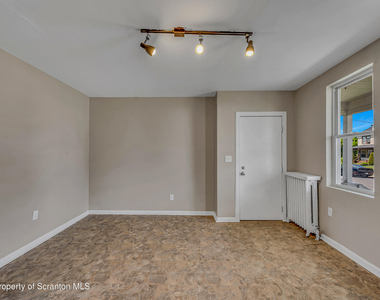 314 Willow - Photo Thumbnail 6