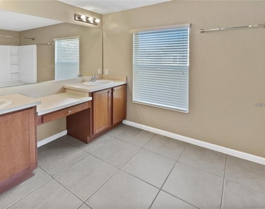 4970 Sw 45th Street - Photo Thumbnail 8