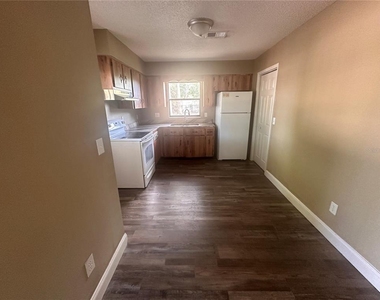 1838 Ne 17th Street - Photo Thumbnail 7