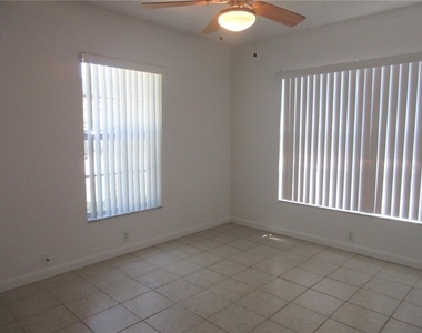 2410 Se 16th Avenue - Photo Thumbnail 8