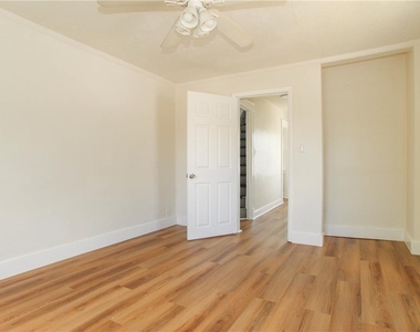214 Clearfield Street - Photo Thumbnail 9