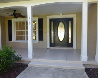 1311 Se 39th Court - Photo Thumbnail 2