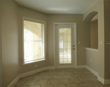 1311 Se 39th Court - Photo Thumbnail 11