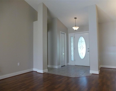 1311 Se 39th Court - Photo Thumbnail 3