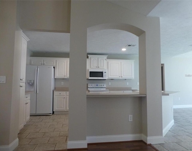 1311 Se 39th Court - Photo Thumbnail 9