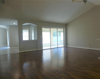 1311 Se 39th Court - Photo Thumbnail 6