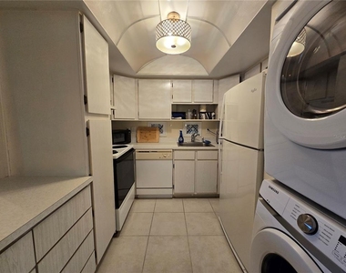 608 Midway Drive - Photo Thumbnail 5