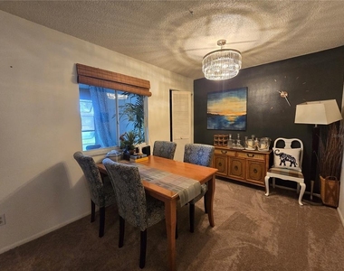 608 Midway Drive - Photo Thumbnail 4