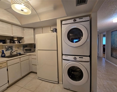 608 Midway Drive - Photo Thumbnail 6