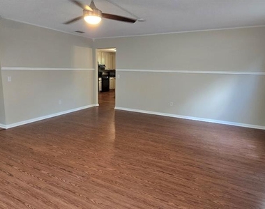 5401 Nw 63rd Place - Photo Thumbnail 7