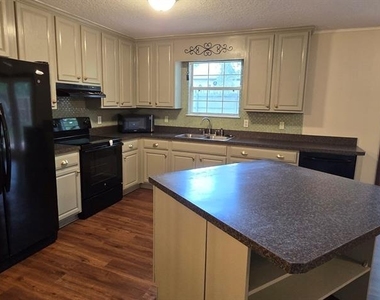 5401 Nw 63rd Place - Photo Thumbnail 3
