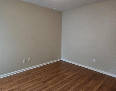 5401 Nw 63rd Place - Photo Thumbnail 9