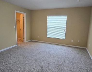 7 Pine Run Terrace - Photo Thumbnail 4