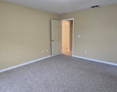 7 Pine Run Terrace - Photo Thumbnail 6