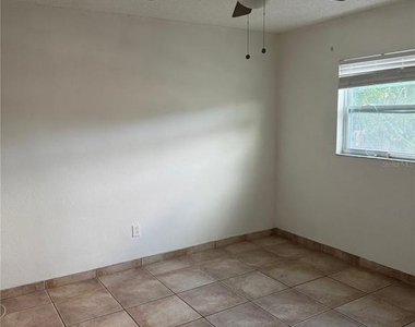 712 Michigan Ct - Photo Thumbnail 5