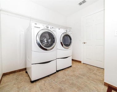10124 Malpas Point - Photo Thumbnail 27