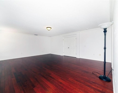 10124 Malpas Point - Photo Thumbnail 25